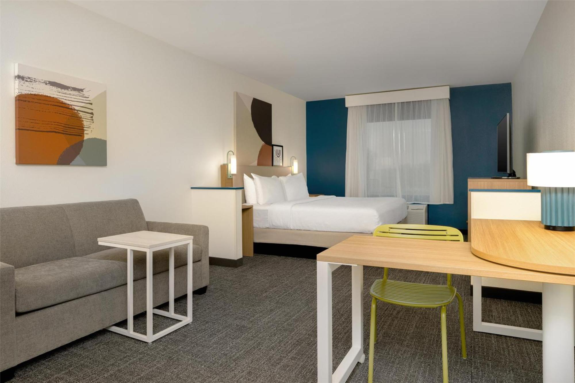 Spark By Hilton Hotel
