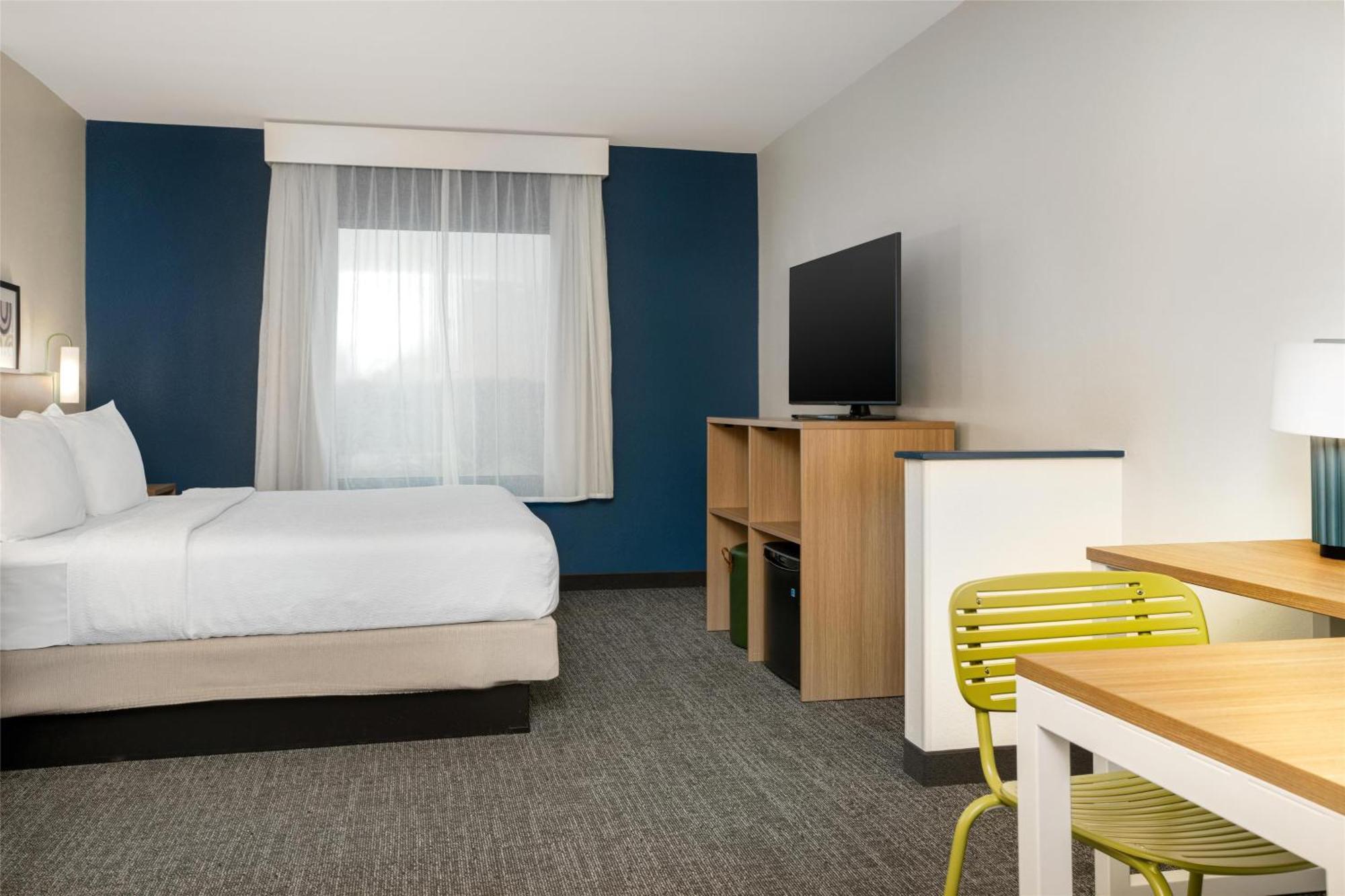 Spark By Hilton Hotel 3*